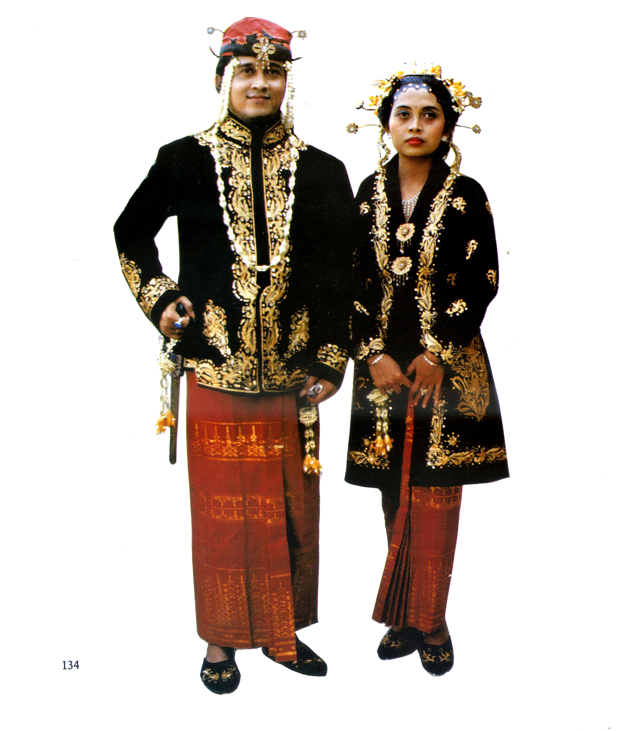 Inspirasi modis pembahasan pakaian adat tentang  44+ Terbaru Pakaian Adat Jawa Untuk Pernikahan